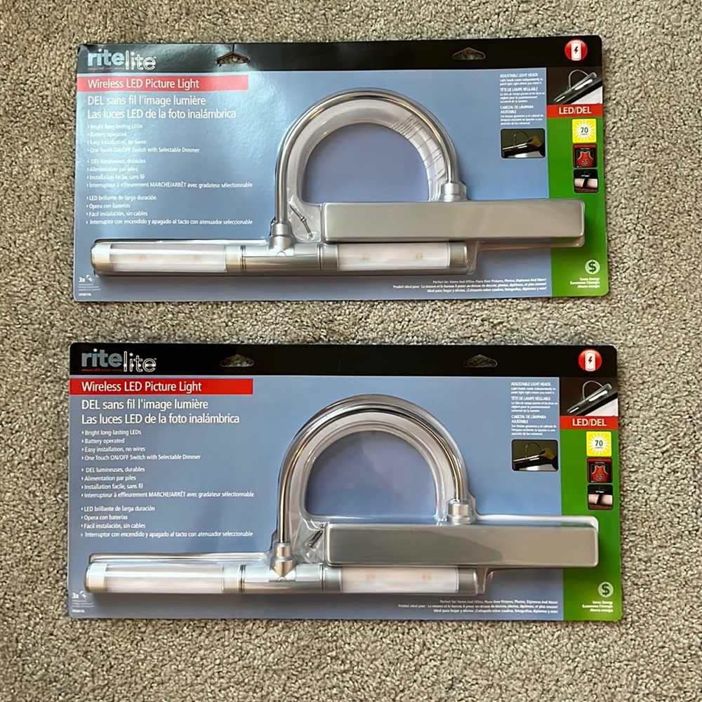 Set of 2 wireless LED picture lights for enhanced art displays